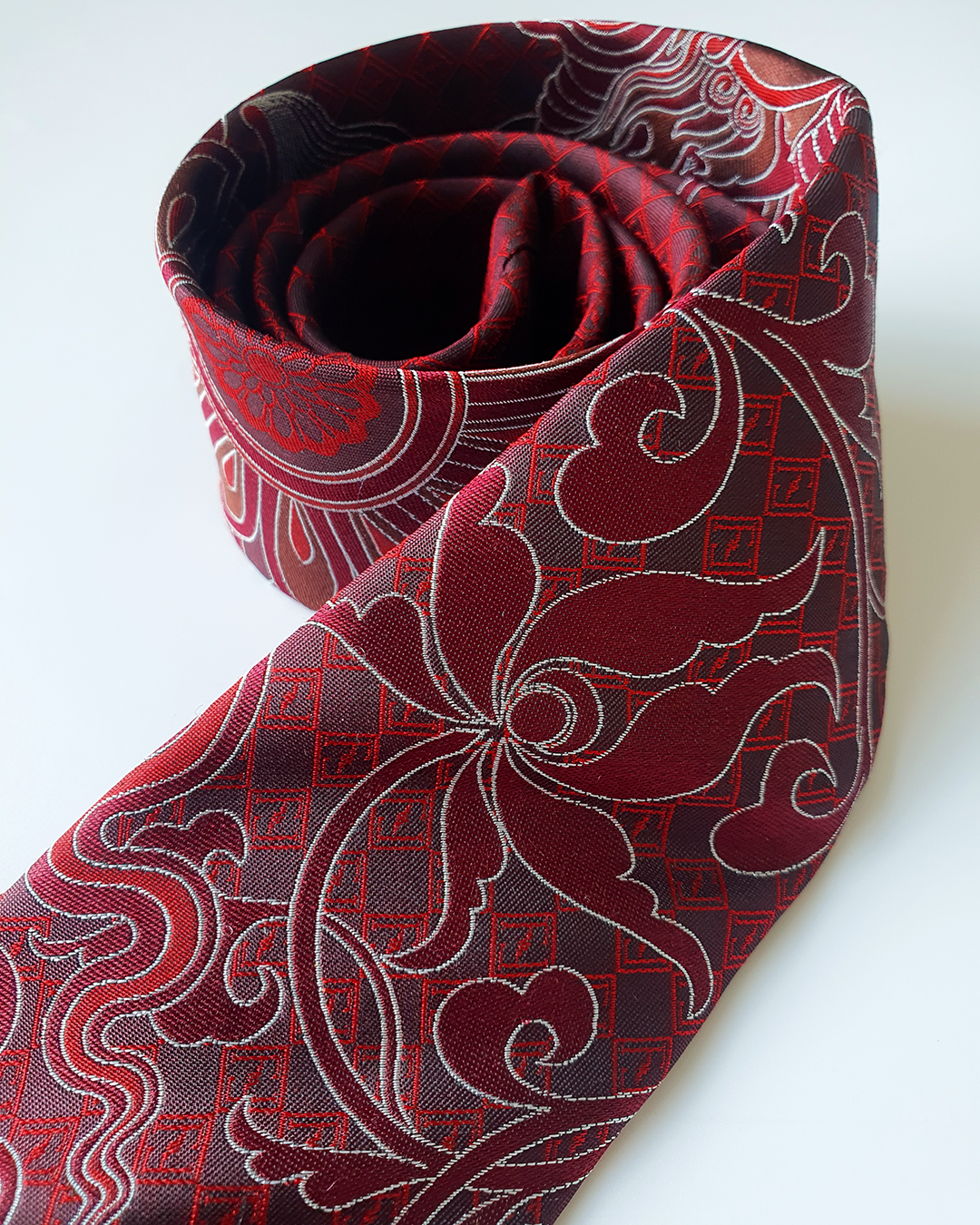 Luxury Gift for Dad/ Silk Necktie with Blood Dragon Pattern / 8cm × 145cm