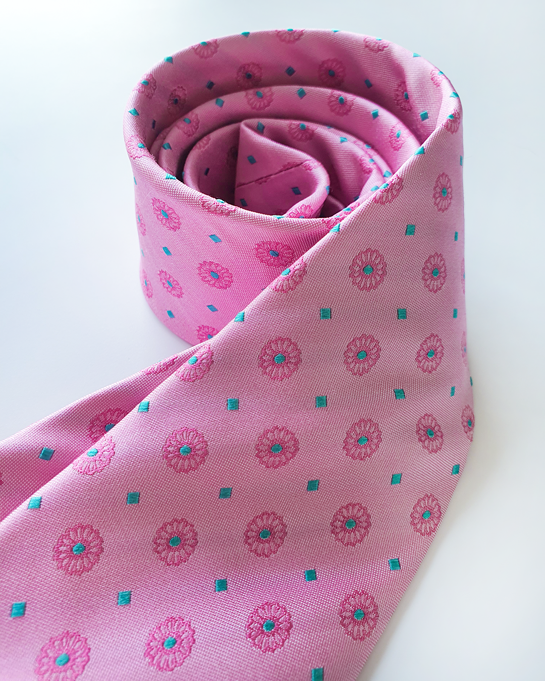 Luxury Gift for Dad/ Silk Necktie with Elegant Pattern and Cufflinks / 8cm × 145cm