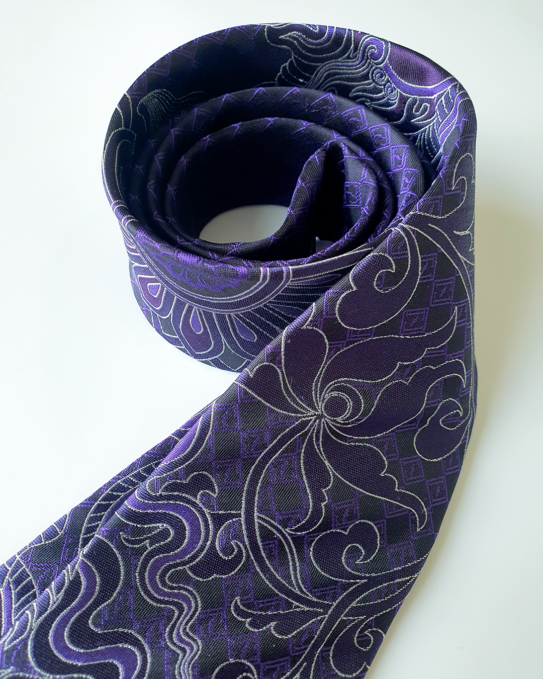 Luxury Gift for Dad/ Silk Necktie with Imperial Purple Dragon Pattern / 8cm × 145cm