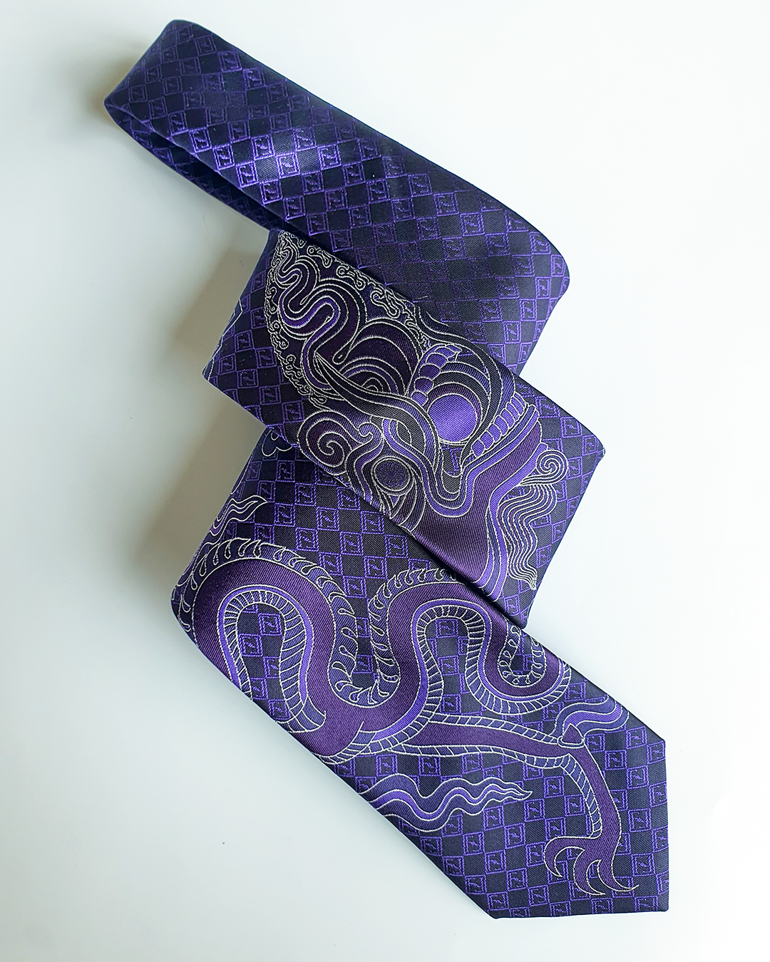 Luxury Gift for Dad/ Silk Necktie with Imperial Purple Dragon Pattern / 8cm × 145cm