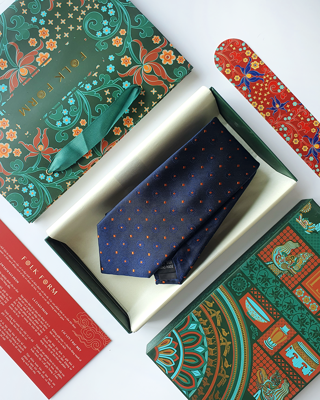 Luxury Gift for Dad/ Silk Necktie with Blue Jade Pattern and Cufflinks / 8cm × 145cm