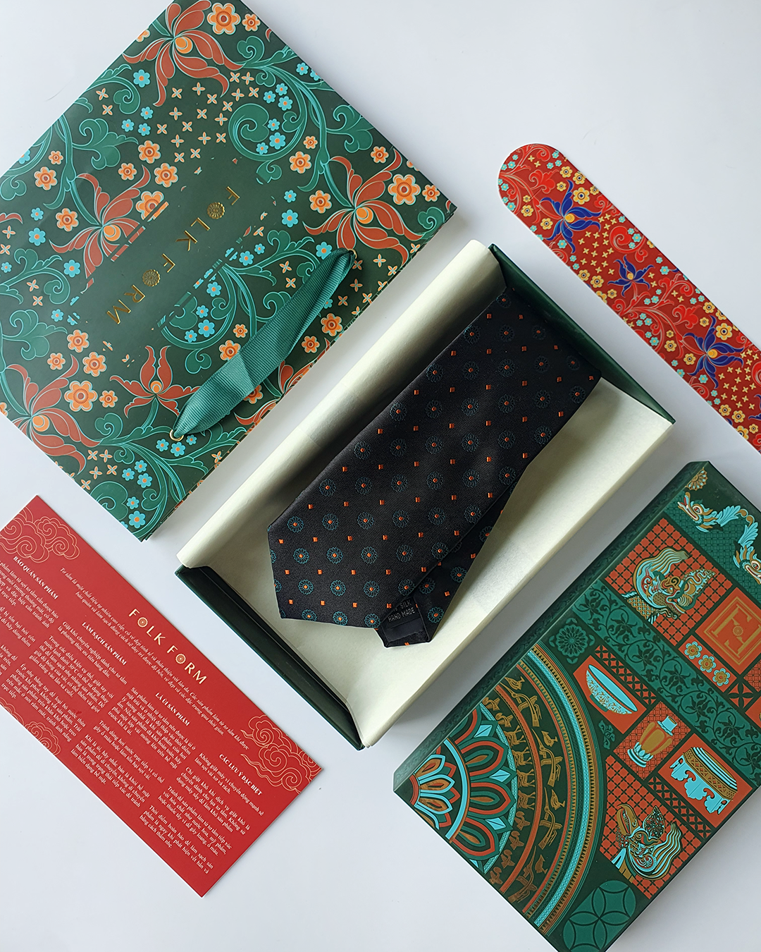 Luxury Gift for Dad/ Silk Necktie with Obsidian Jade Pattern and Cufflinks / 8cm × 145cm