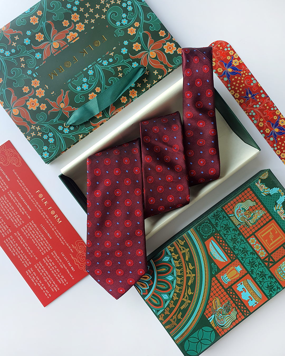 Luxury Gift for Dad/ Silk Necktie with Vermilion Pattern and Cufflinks / 8cm × 145cm
