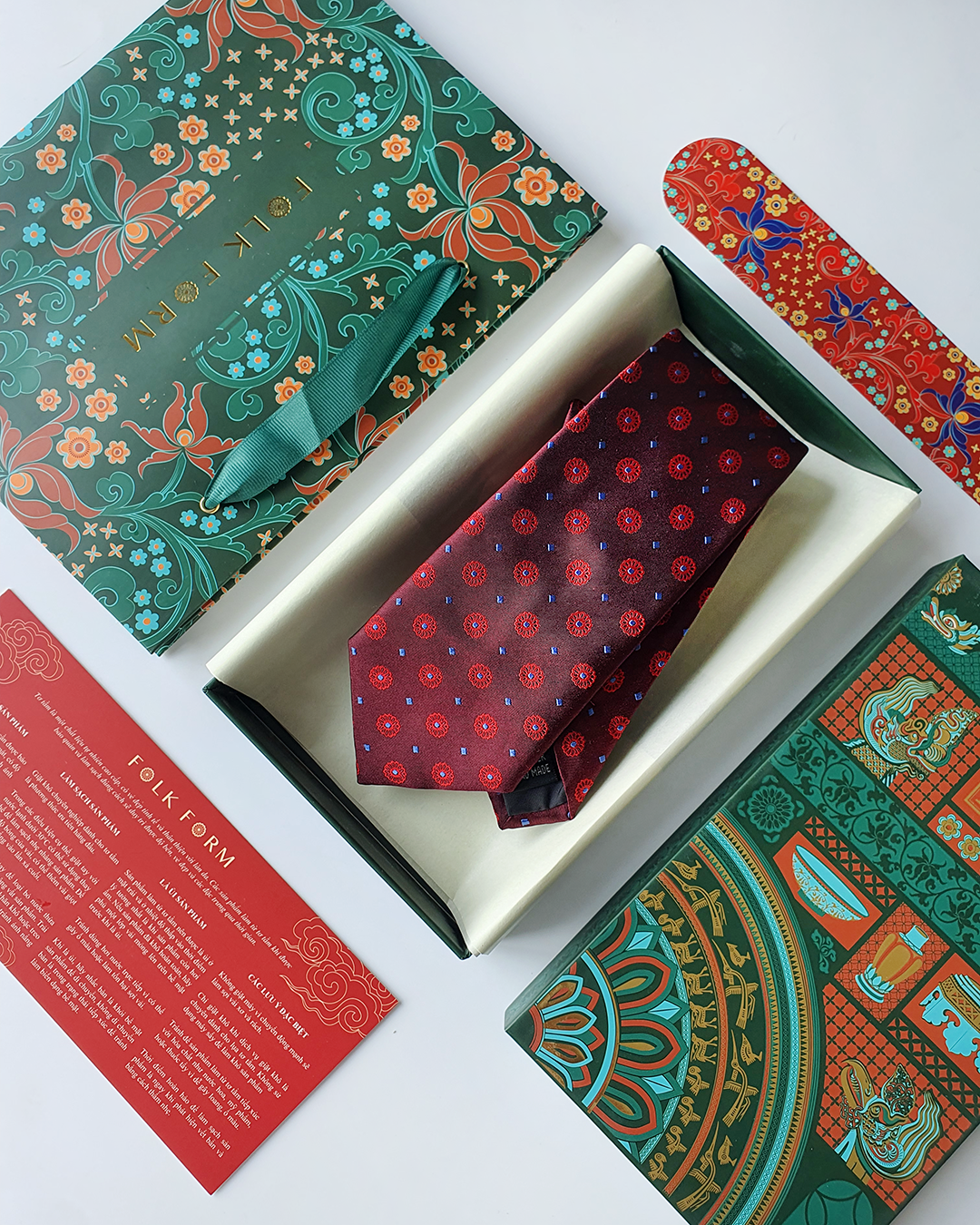 Luxury Gift for Dad/ Silk Necktie with Vermilion Pattern and Cufflinks / 8cm × 145cm