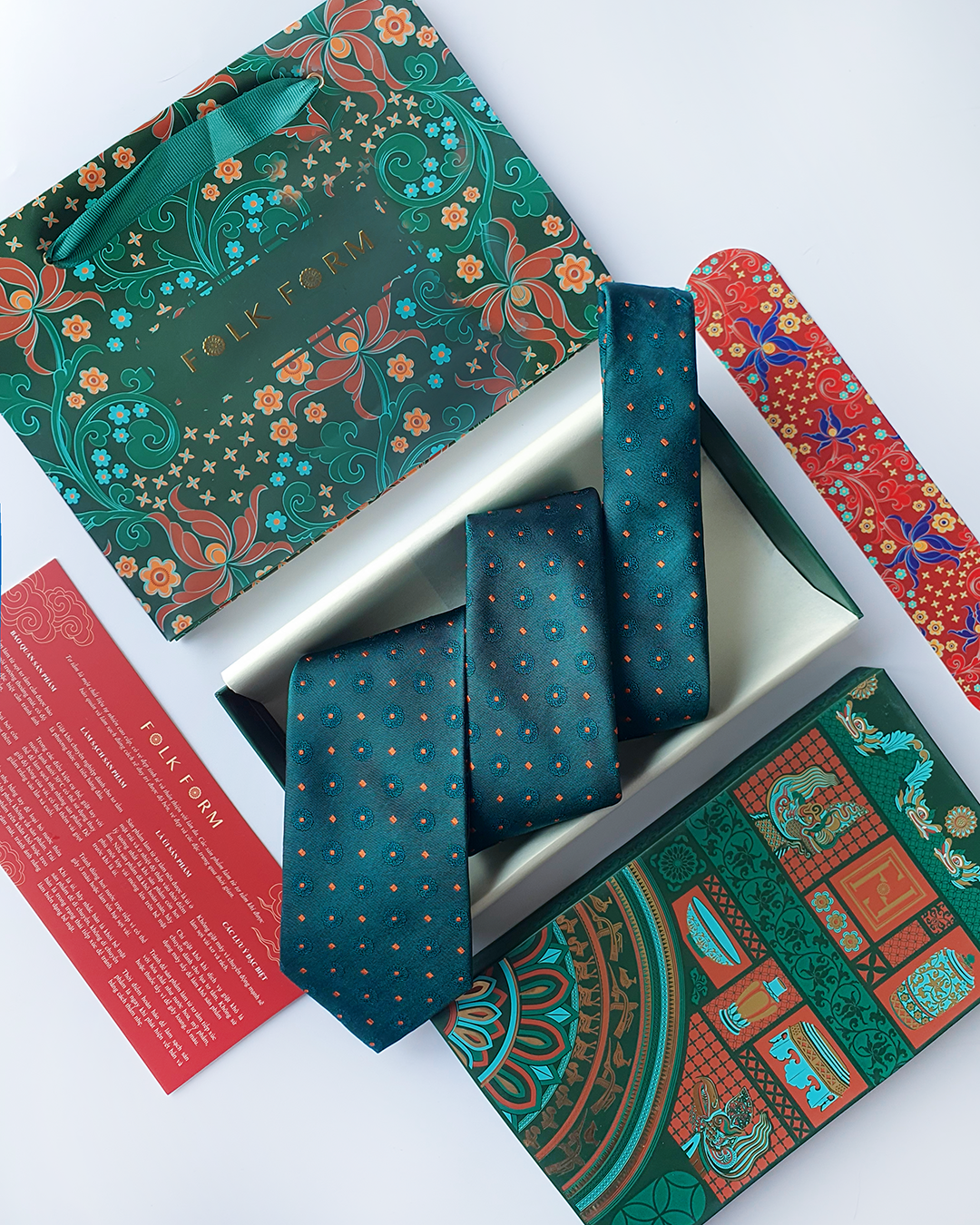 Luxury Gift for Dad/ Silk Necktie with Emerald Pattern and Cufflinks / 8cm × 145cm