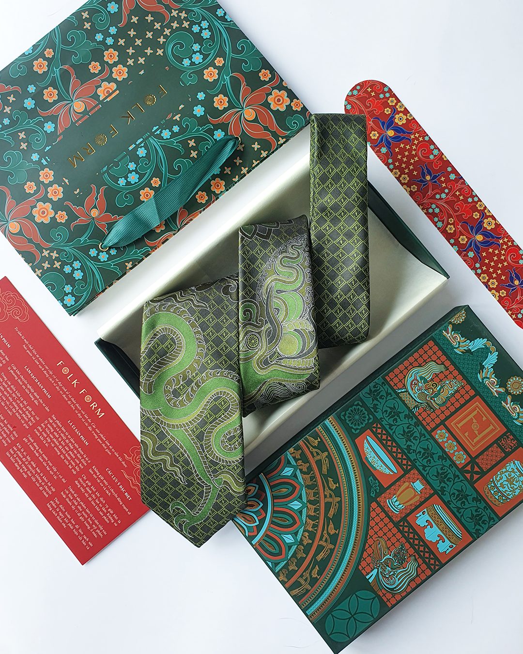 Emerald silk jacquard tie and cufflinks set, 3.1 inch wide, view 5