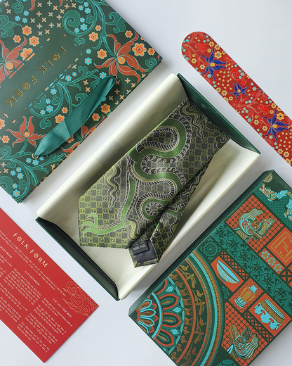 Luxury Gift for Dad/ Silk Necktie with Emerald Dragon Pattern / 8cm × 145cm
