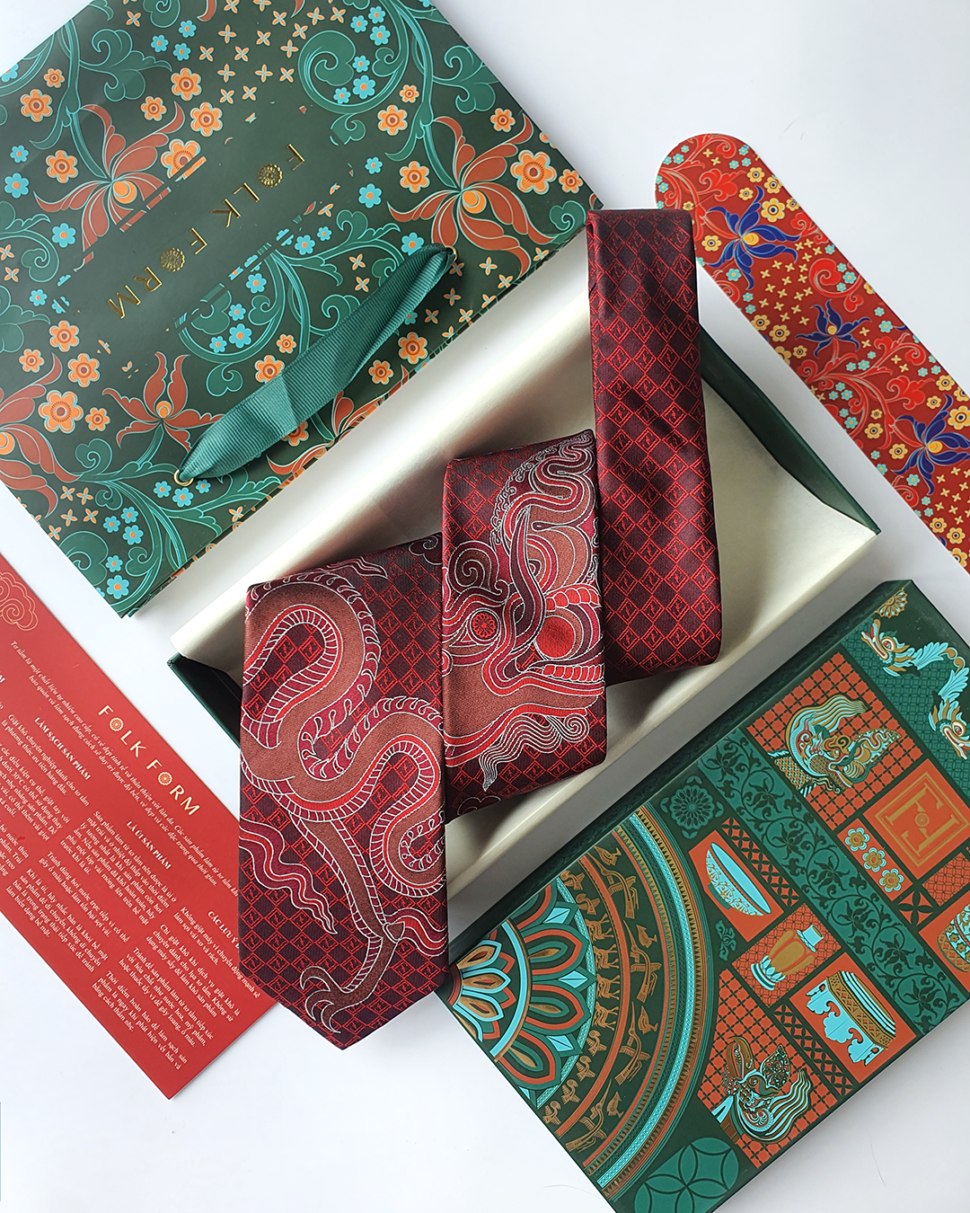 Crimson silk jacquard tie and cufflinks set, 3.1 inch wide, view 5