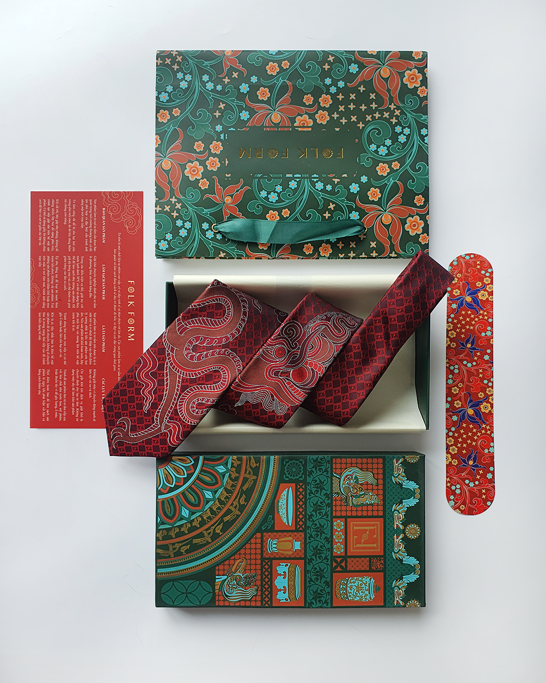Luxury Gift for Dad/ Silk Necktie with Blood Dragon Pattern / 8cm × 145cm