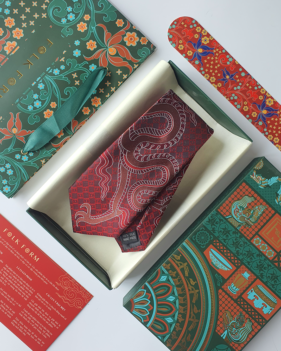 Luxury Gift for Dad/ Silk Necktie with Blood Dragon Pattern / 8cm × 145cm
