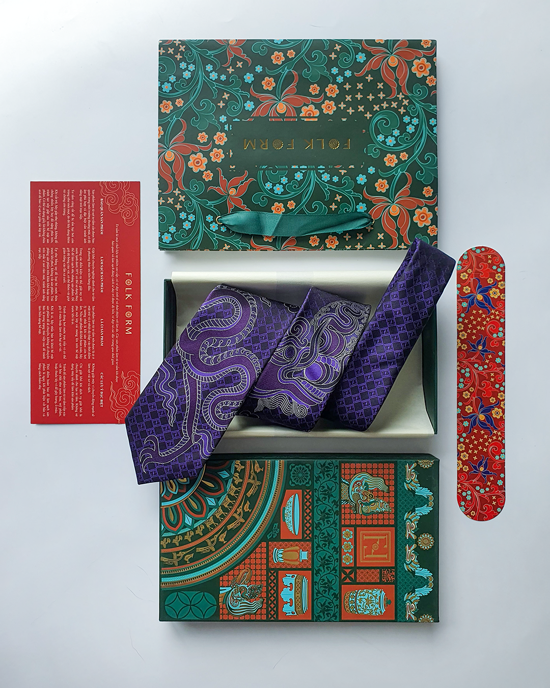 Luxury Gift for Dad/ Silk Necktie with Imperial Purple Dragon Pattern / 8cm × 145cm