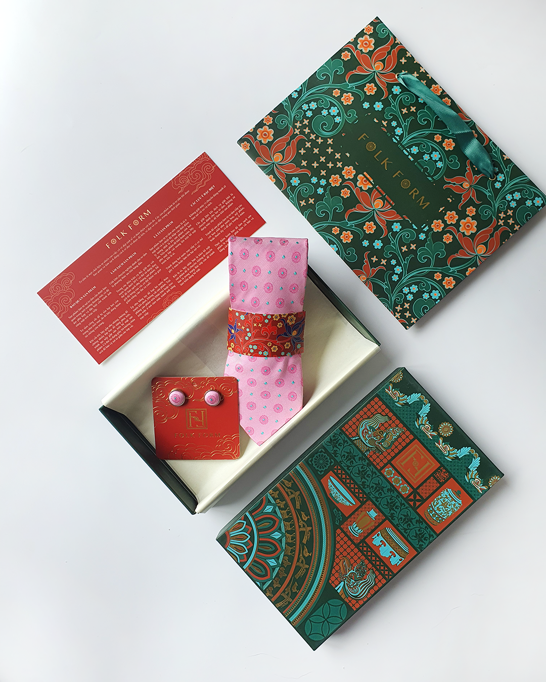 Luxury Gift for Dad/ Silk Necktie with Elegant Pattern and Cufflinks / 8cm × 145cm