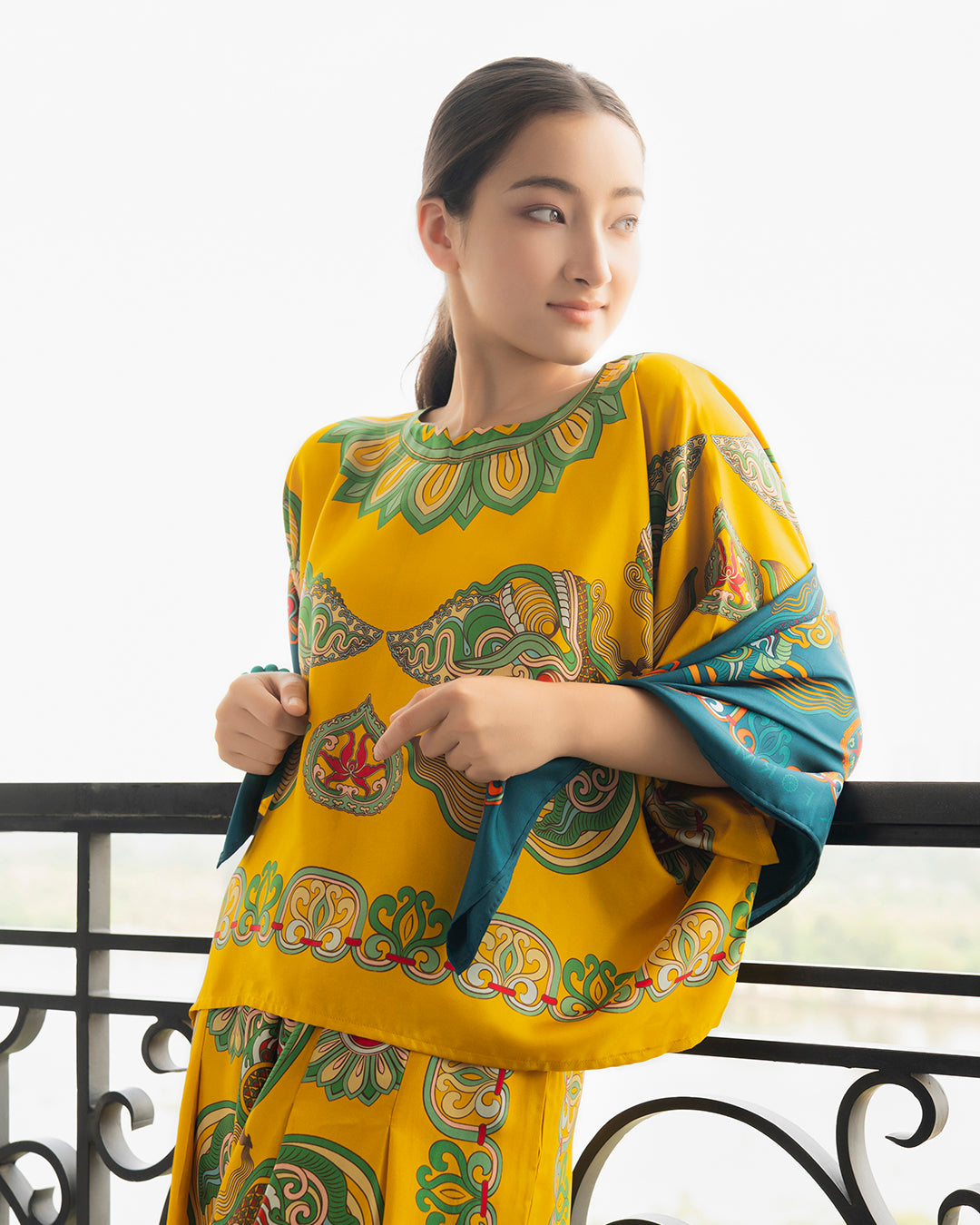Silk Batwing Blouse 1940s / Yellow Dragon Of Grace