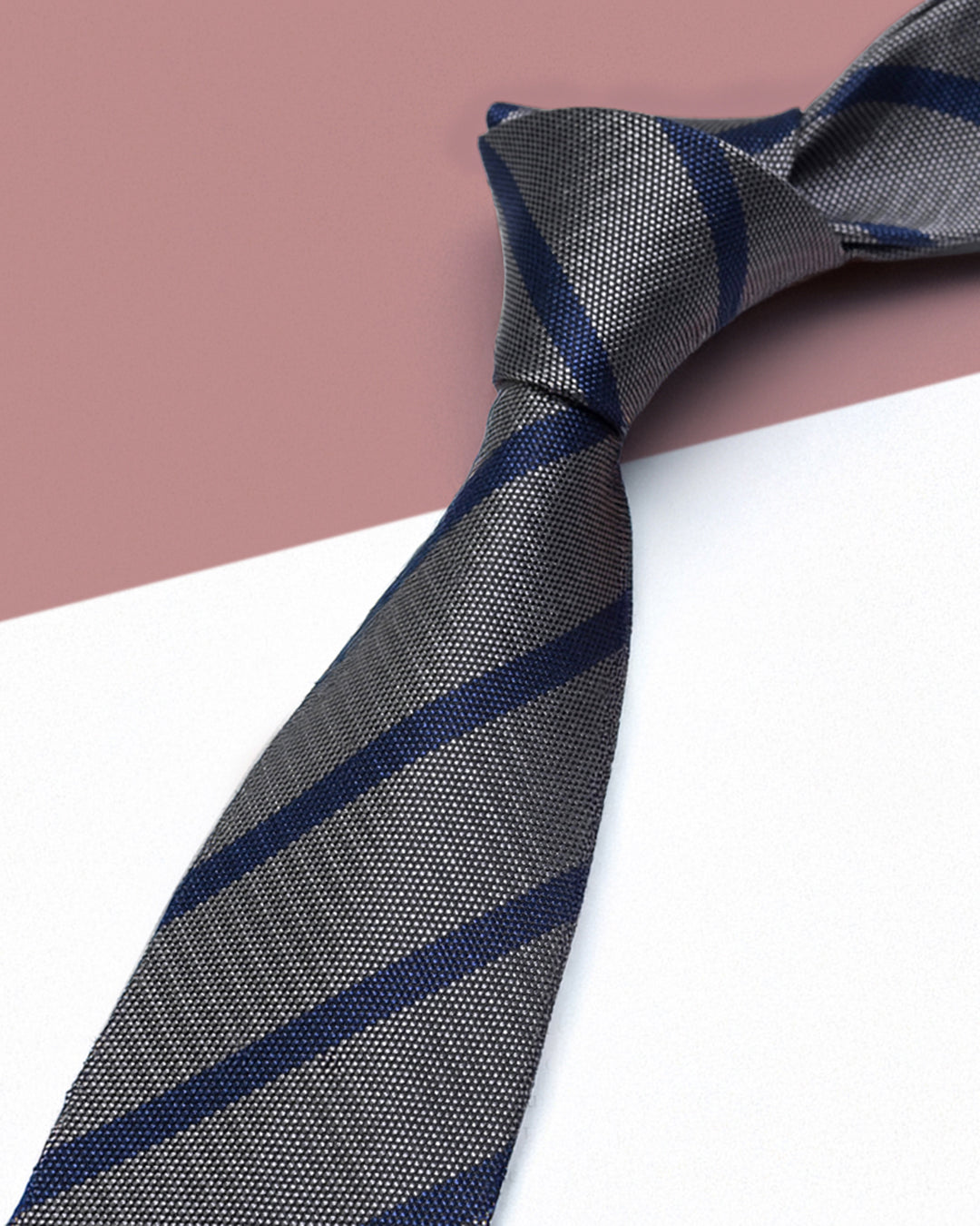 Gift for Dad/ Silk Necktie with Diagonal Stripe Pattern / Gray / 8cm × 145cm