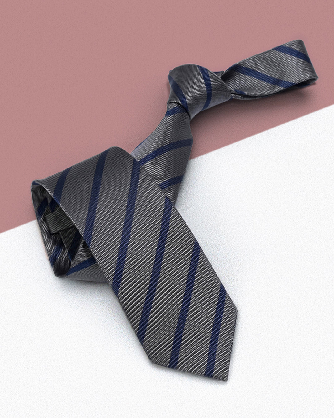 Gift for Dad/ Silk Necktie with Diagonal Stripe Pattern / Gray / 8cm × 145cm