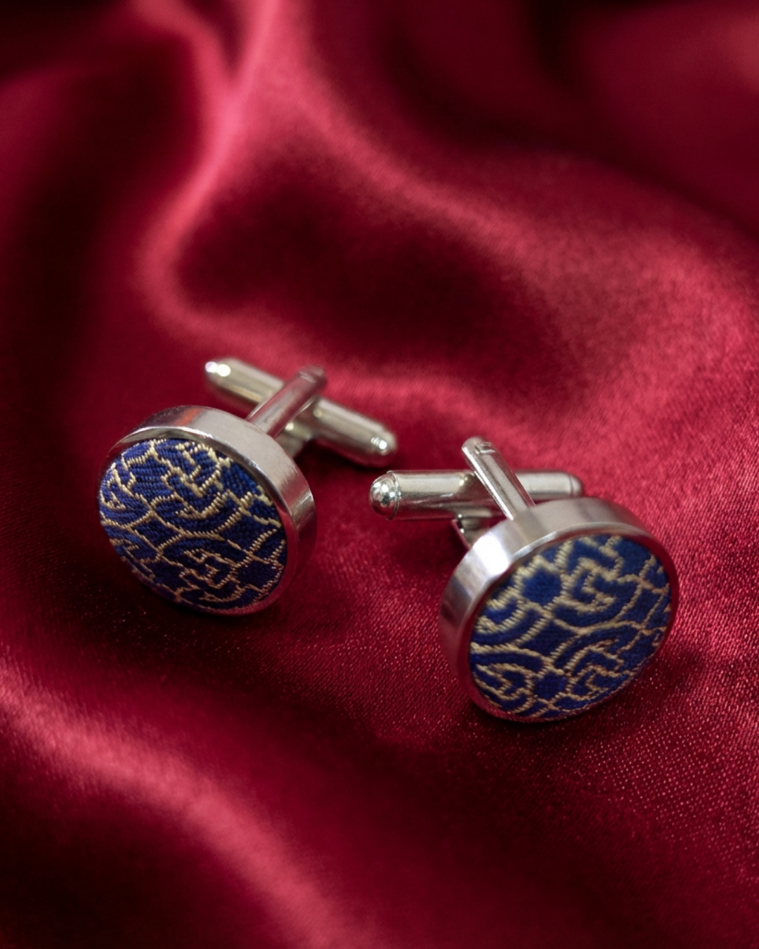 Blue Chain silk jacquard tie and cufflinks set, 3.1 inch wide, view 3